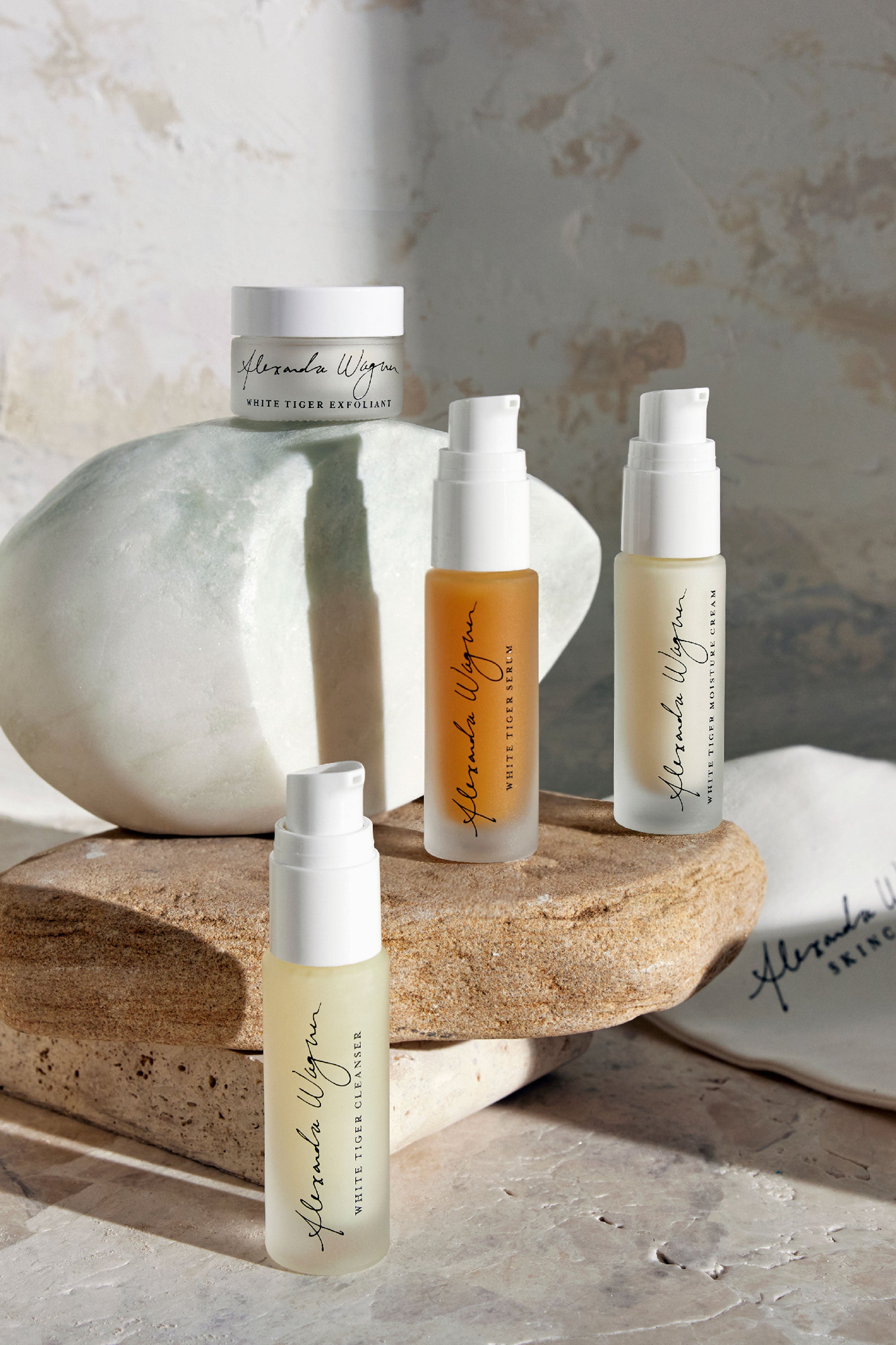AWS_White_Tiger_Traveler_Kit_Product_Shot_Mobile.jpg